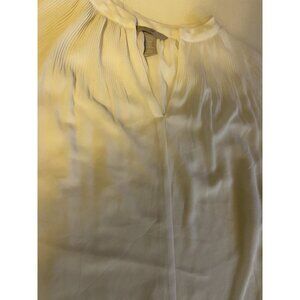 H&M Women's Ivory Blouse Short Sleeve, Size Medium